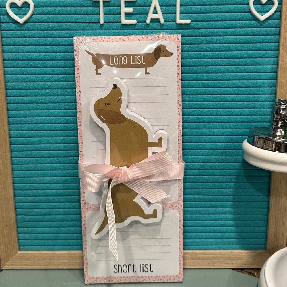 Dachshund Notepads (2 pads included)